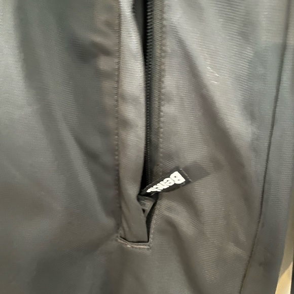 Cool looking Bench zip up - Picture 4 of 7
